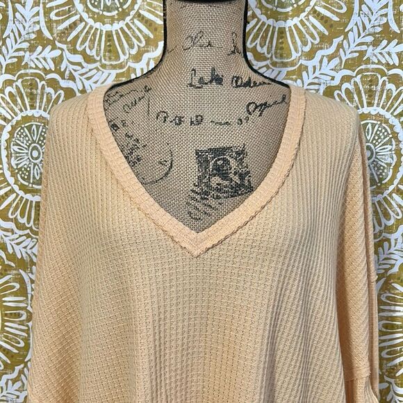 Free People Coraline Waffle Knit V-Neck Thermal Top in Varsity Gold/Yellow Sz M - Picture 5 of 12